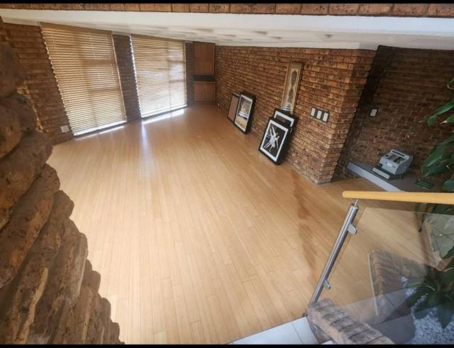 5 BEDROOM HOUSE FOR SALE IN WATERKLOOF PARK